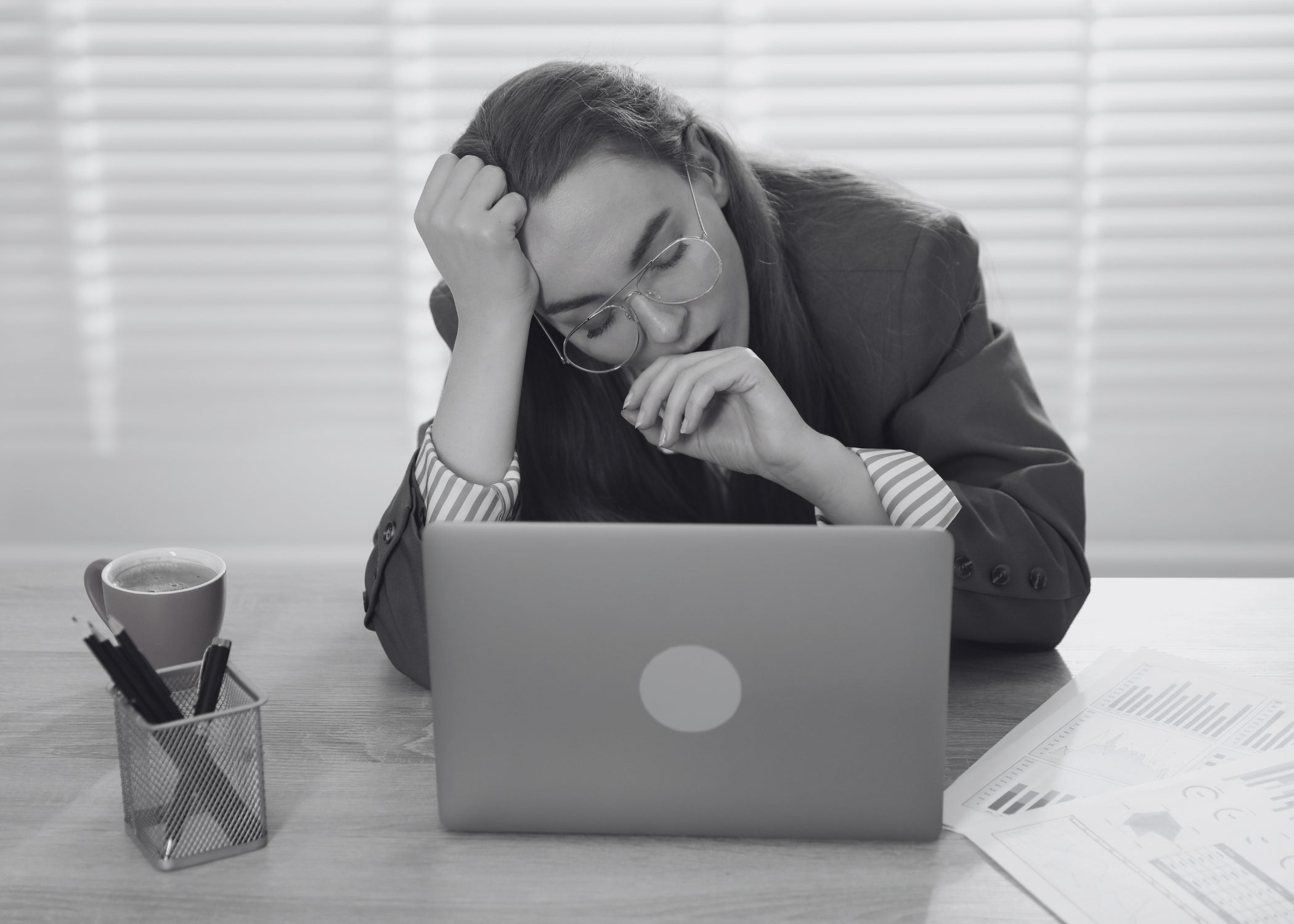 Afternoon Slump: Why It Happens and How to Beat It Naturally