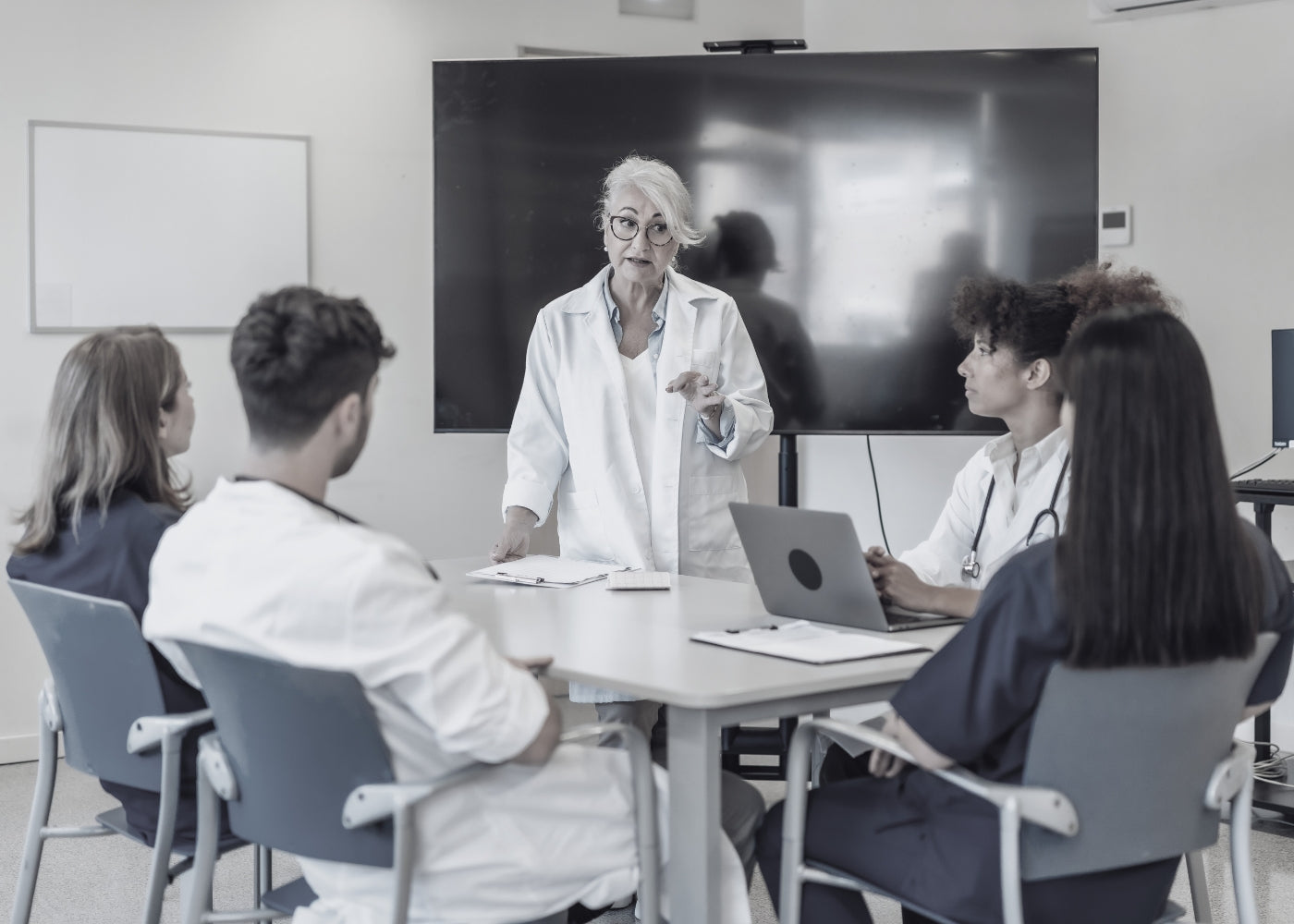 How Doctors and Healthcare Workers Stay Sharp on Long Shifts