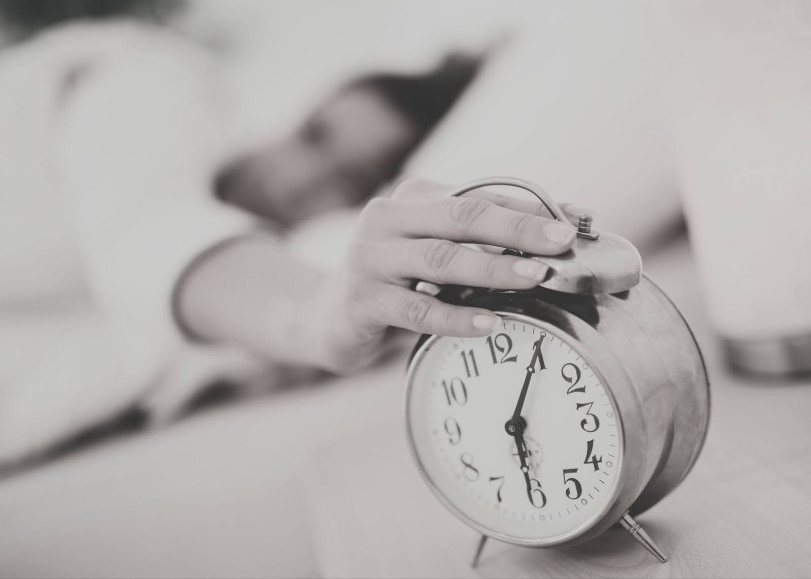 Why Do I Wake Up With Brain Fog and How to Clear Mental Fog With Evening Habits